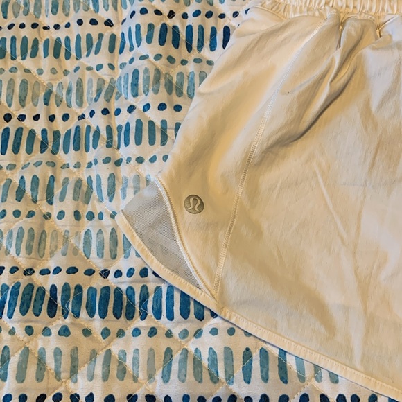 Lululemon Hotty Hot short long 4” - Picture 4 of 6